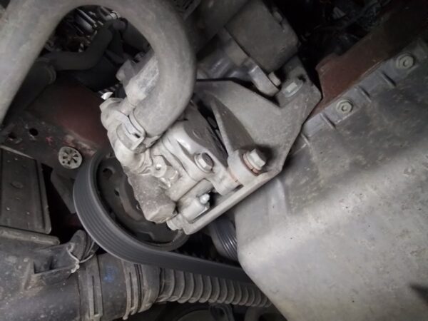 BOMBA DIRECCION VOLKSWAGEN GOLF IV BERLINA