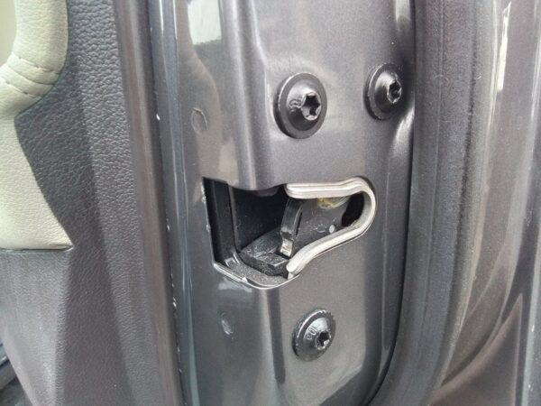 CERRADURA PUERTA DELANTERA DERECHA OPEL INSIGNIA BERLINA