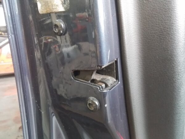 CERRADURA PUERTA DELANTERA IZQUIERDA  AUDI A6 BERLINA