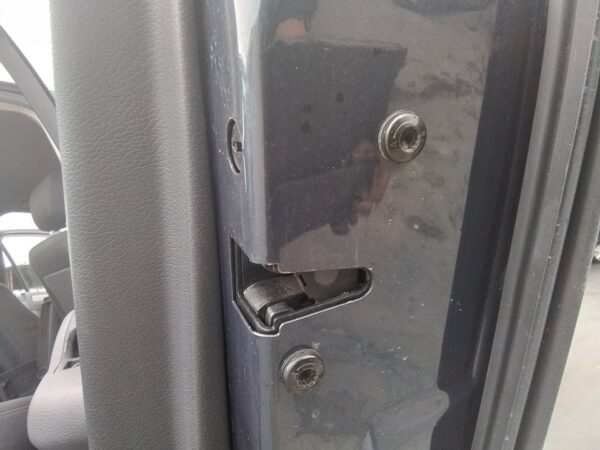 CERRADURA PUERTA TRASERA DERECHA  AUDI A6 BERLINA