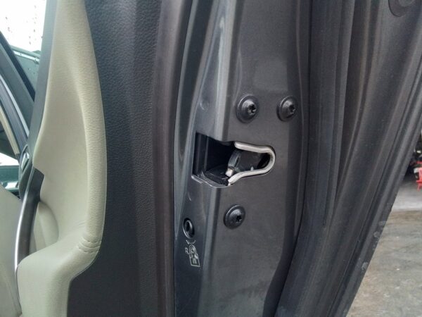 CERRADURA PUERTA TRASERA DERECHA  OPEL INSIGNIA BERLINA