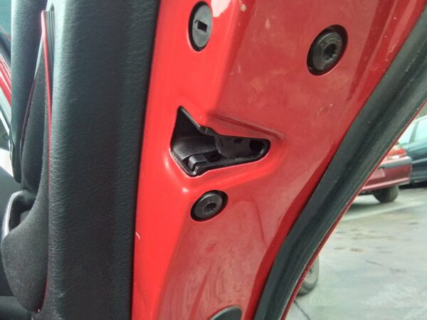 CERRADURA PUERTA TRASERA DERECHA  VOLKSWAGEN GOLF IV BERLINA