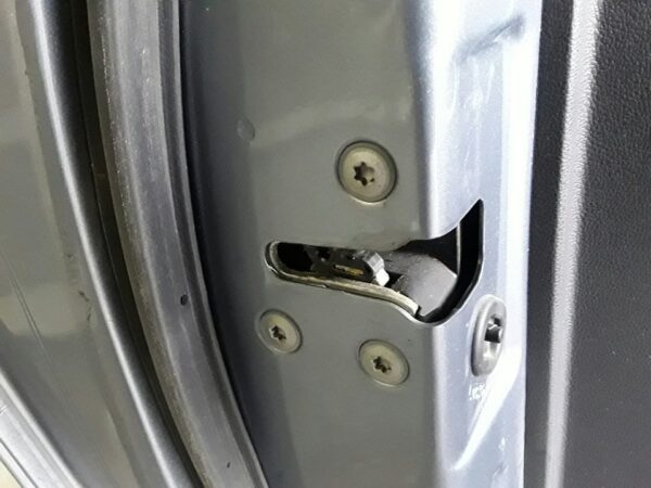 CERRADURA PUERTA TRASERA IZQUIERDA  RENAULT KOLEOS