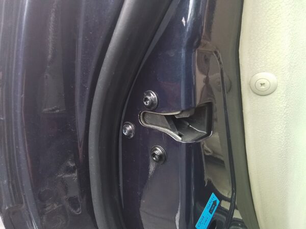 CERRADURA PUERTA TRASERA IZQUIERDA  SSANGYONG REXTON