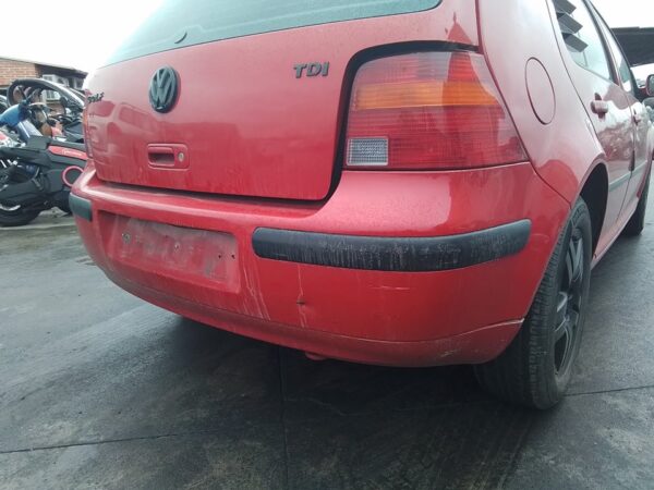 PARAGOLPES TRASERO VOLKSWAGEN GOLF IV BERLINA - Imagen 2