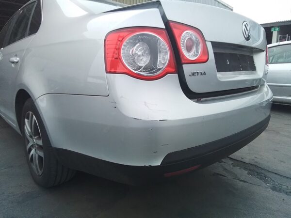PARAGOLPES TRASERO VOLKSWAGEN JETTA
