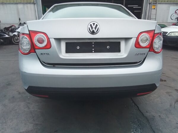 PARAGOLPES TRASERO VOLKSWAGEN JETTA - Imagen 3