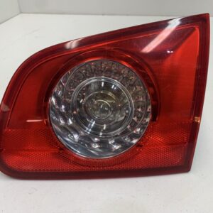 PILOTO TRASERO DERECHO INTERIOR VOLKSWAGEN PASSAT BERLINA