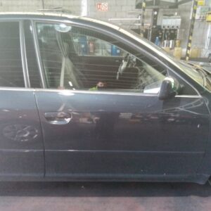 PUERTA DELANTERA DERECHA AUDI A6 BERLINA