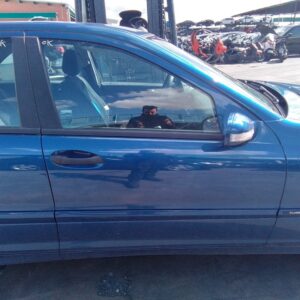 PUERTA DELANTERA DERECHA MERCEDES CLASE C  BERLINA