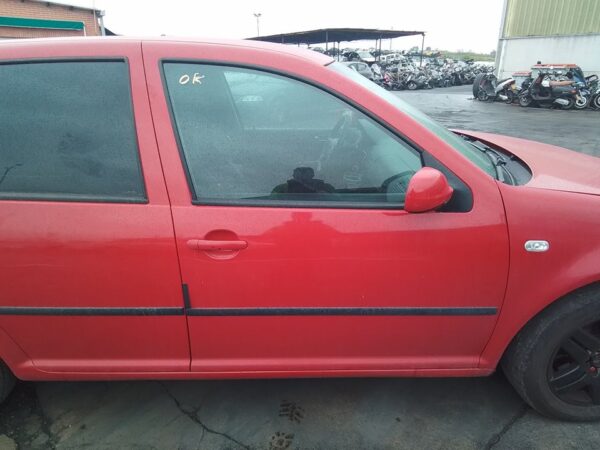 PUERTA DELANTERA DERECHA VOLKSWAGEN GOLF IV BERLINA