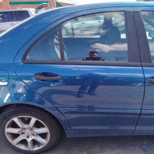PUERTA TRASERA DERECHA MERCEDES CLASE C  BERLINA