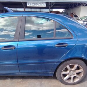 PUERTA TRASERA IZQUIERDA MERCEDES CLASE C  BERLINA