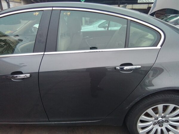 PUERTA TRASERA IZQUIERDA OPEL INSIGNIA BERLINA