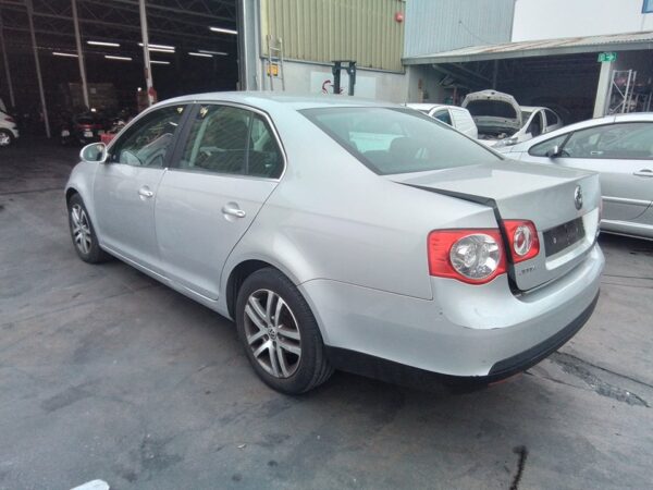 CERRADURA PUERTA DELANTERA DERECHA VOLKSWAGEN JETTA - Imagen 9