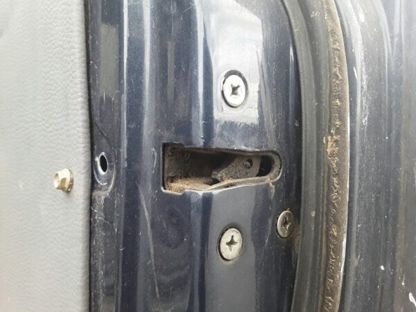 CERRADURA PUERTA DELANTERA DERECHA NISSAN PATROL