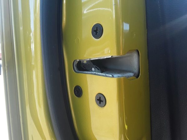 CERRADURA PUERTA DELANTERA IZQUIERDA  MAZDA 2 LIM.