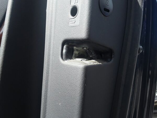 CERRADURA PUERTA TRASERA DERECHA  AUDI A6 BERLINA