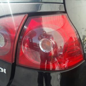 PILOTO TRASERO DERECHO VOLKSWAGEN GOLF V BERLINA