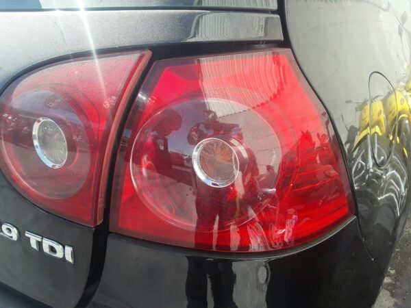 PILOTO TRASERO DERECHO VOLKSWAGEN GOLF V BERLINA