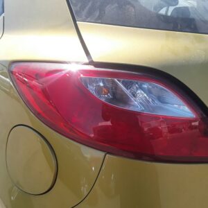 PILOTO TRASERO IZQUIERDO MAZDA 2 LIM.