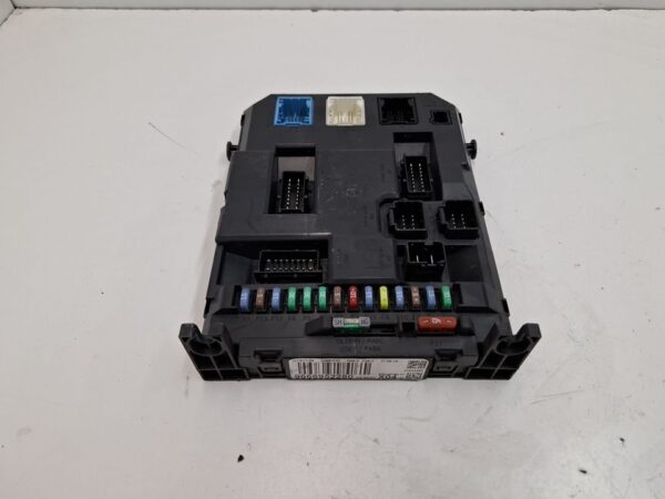 CAJA RELES / FUSIBLES CITROEN C3 - Imagen 3