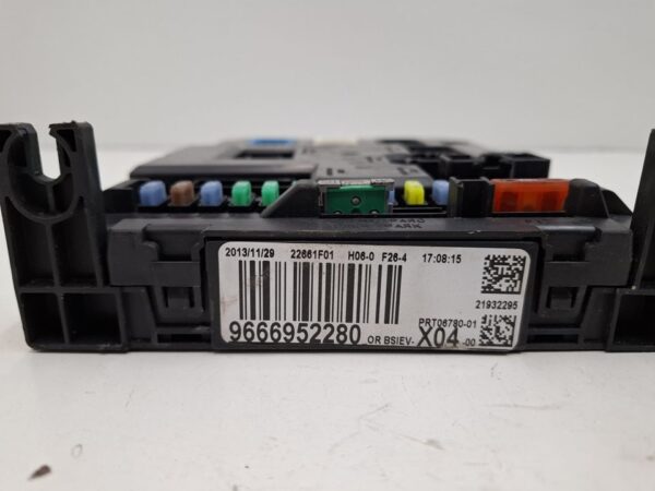 CAJA RELES / FUSIBLES CITROEN C3 - Imagen 4