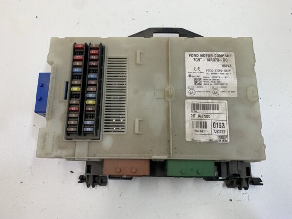 CAJA RELES / FUSIBLES FORD MONDEO BER.