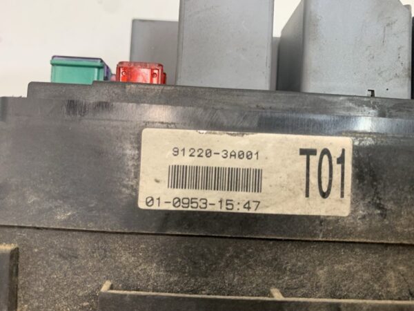 CAJA RELES / FUSIBLES HYUNDAI TRAJET - Imagen 2