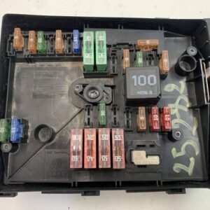 CAJA RELES / FUSIBLES VOLKSWAGEN GOLF V BERLINA