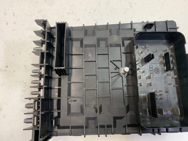 CAJA RELES / FUSIBLES VOLKSWAGEN GOLF V BERLINA - Imagen 4