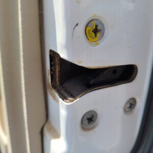 CERRADURA PUERTA DELANTERA DERECHA NISSAN TERRANO/TERRANO.II