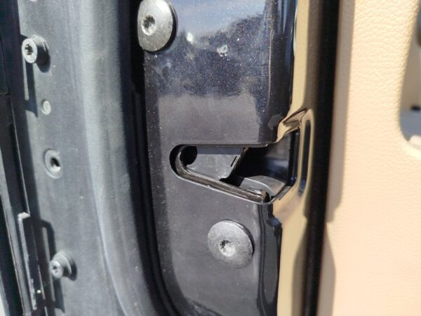 CERRADURA PUERTA DELANTERA IZQUIERDA  VOLKSWAGEN GOLF V BERLINA