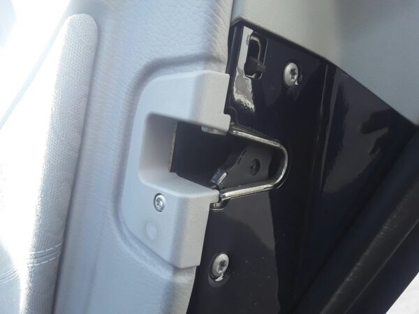 CERRADURA PUERTA TRASERA DERECHA  MERCEDES CLASE C  BERLINA