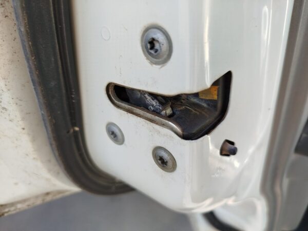 CERRADURA PUERTA TRASERA IZQUIERDA  NISSAN X-TRAIL