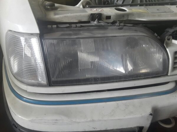 FARO DERECHO FORD SIERRA BERLINA