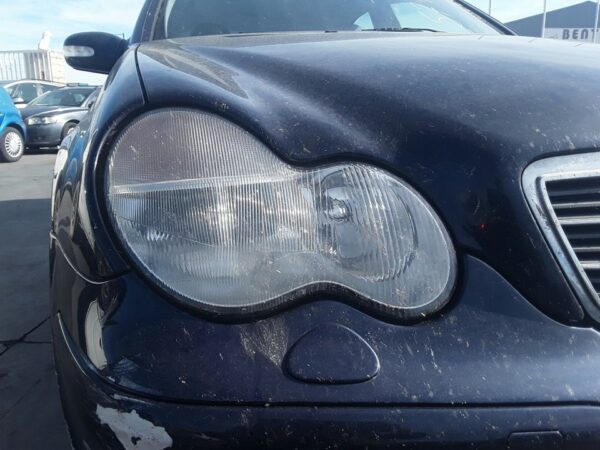 FARO DERECHO MERCEDES CLASE C  BERLINA