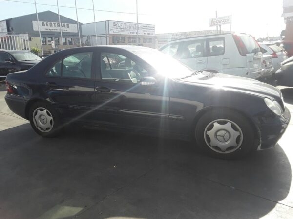 FARO IZQUIERDO MERCEDES CLASE C  BERLINA - Imagen 3