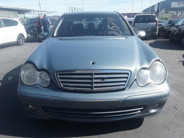 PARAGOLPES DELANTERO MERCEDES CLASE C  BERLINA - Imagen 4