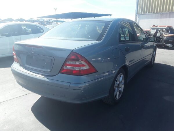 PARAGOLPES DELANTERO MERCEDES CLASE C  BERLINA - Imagen 6
