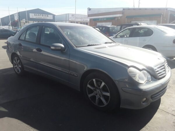 PARAGOLPES DELANTERO MERCEDES CLASE C  BERLINA - Imagen 8