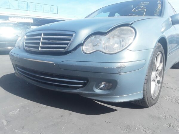 PARAGOLPES DELANTERO MERCEDES CLASE C  BERLINA - Imagen 2