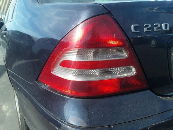 PILOTO TRASERO IZQUIERDO MERCEDES CLASE C  BERLINA