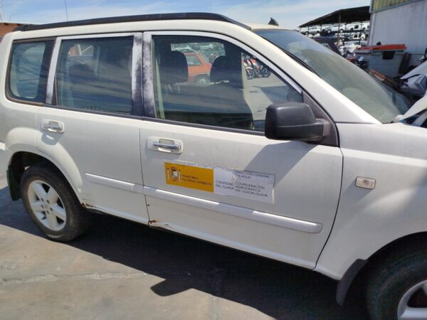 PUERTA DELANTERA DERECHA NISSAN X-TRAIL