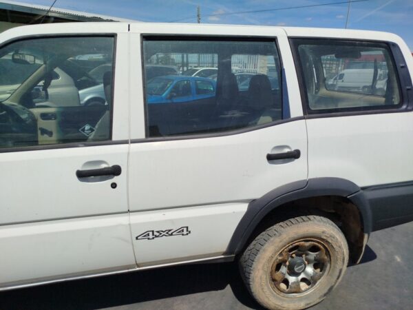 PUERTA TRASERA IZQUIERDA NISSAN TERRANO/TERRANO.II
