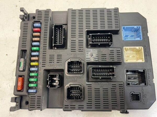CAJA RELES / FUSIBLES CITROEN C4 BERLINA