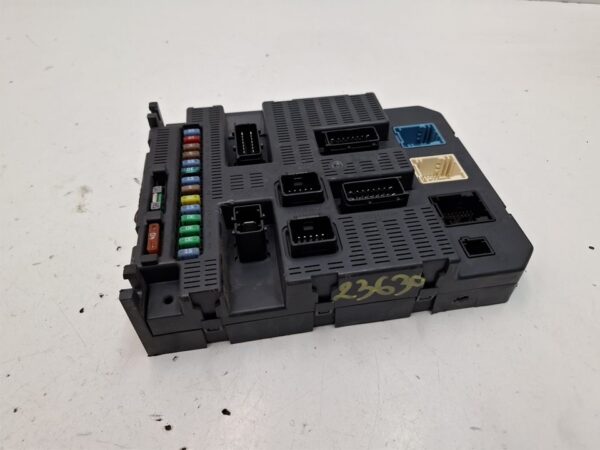 CAJA RELES / FUSIBLES CITROEN C4 BERLINA
