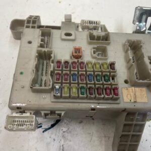 CAJA RELES / FUSIBLES TOYOTA LAND CRUISER