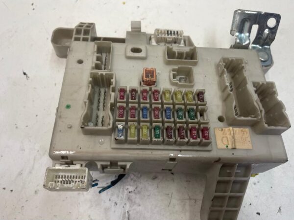 CAJA RELES / FUSIBLES TOYOTA LAND CRUISER