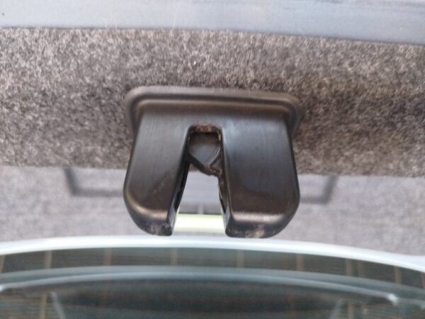 CERRADURA MALETERO / PORTON VOLKSWAGEN PASSAT BERLINA